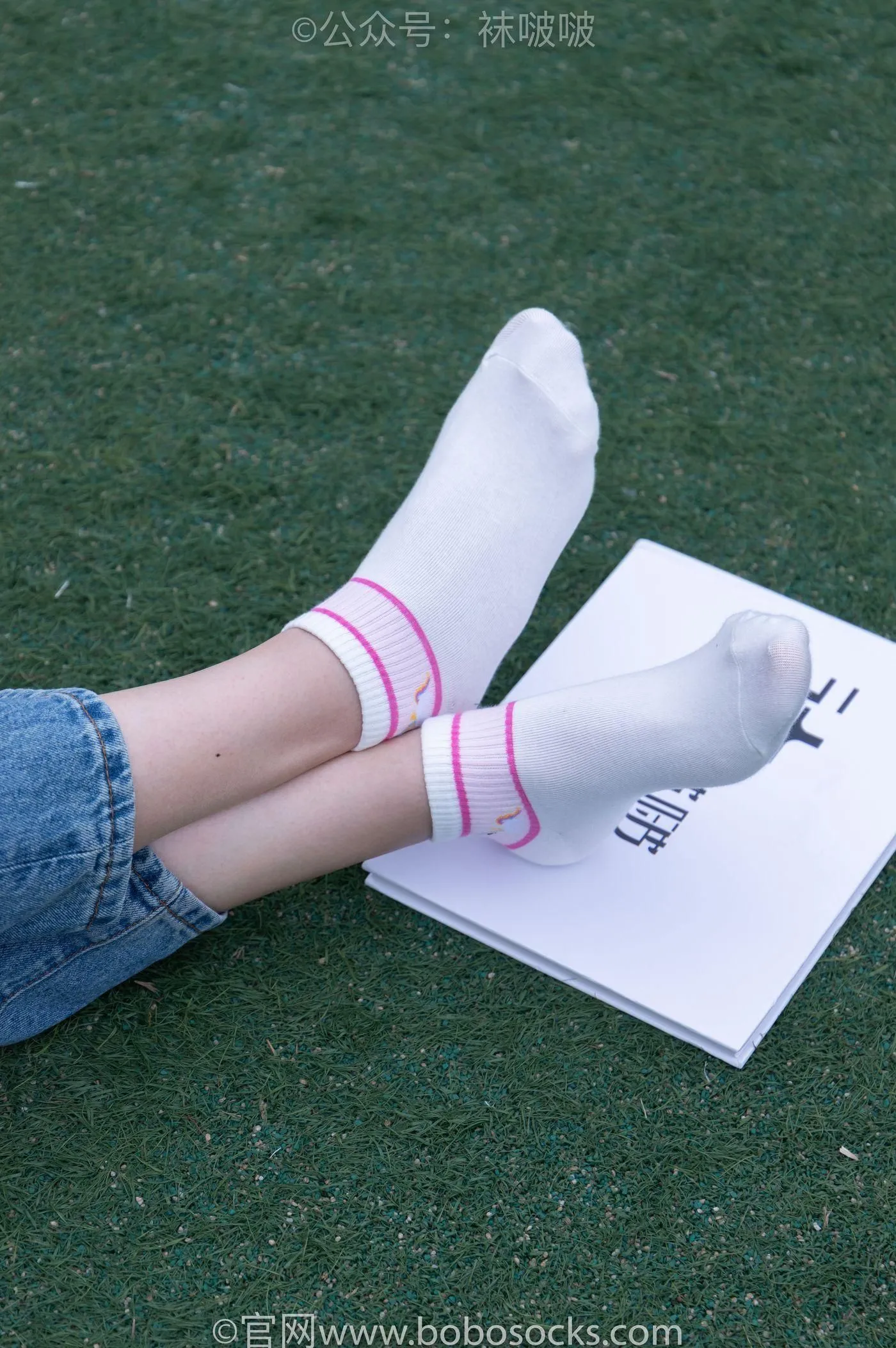 [BoBoSocks袜啵啵]NO.004 泡芙-vans帆布鞋、白棉袜、裸足 [127P]插图1